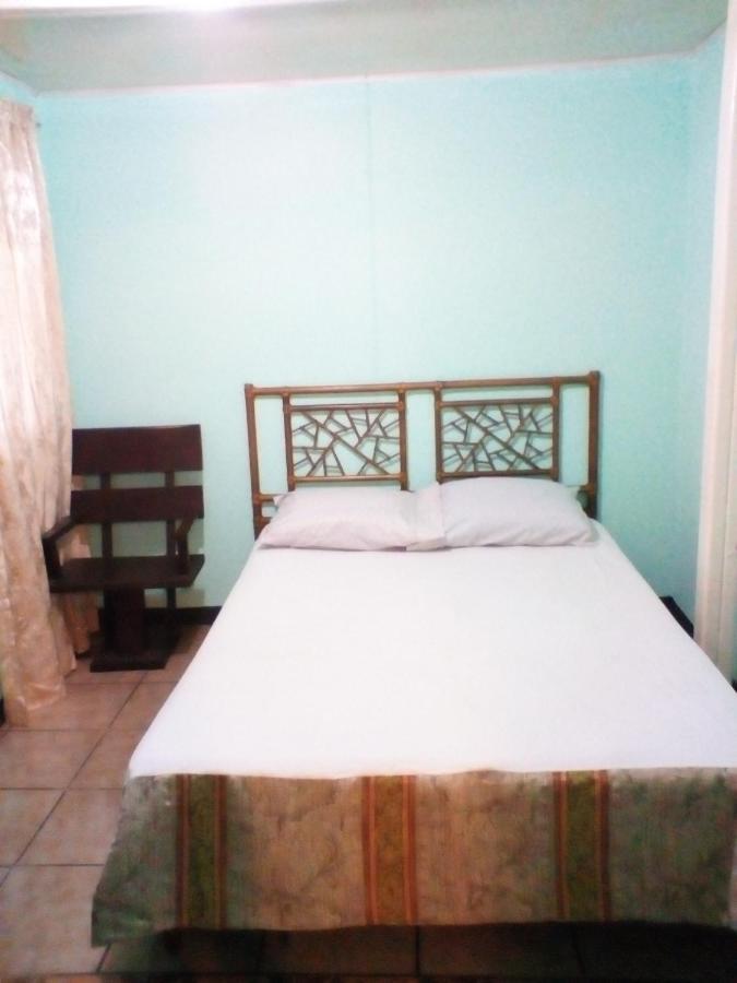 Hostal Del Este Santa Fe San José Eksteriør billede